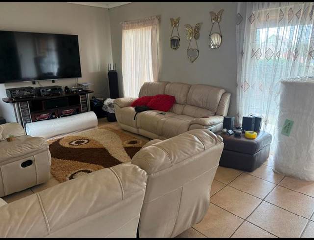 2 BEDROOM PROPERTY TO RENT IN BROOKLANDS LIFESTYLE ESTATE